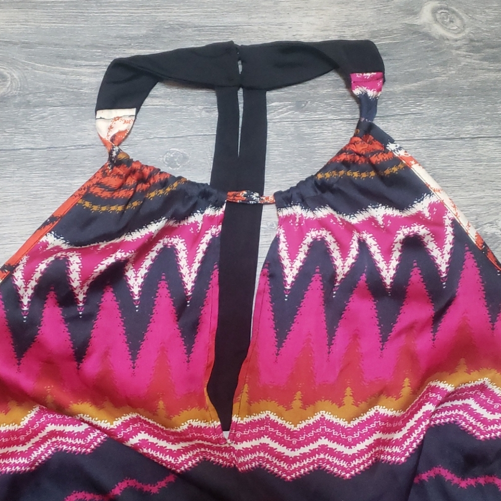 Partially backless blouse - Picture 2 of 3